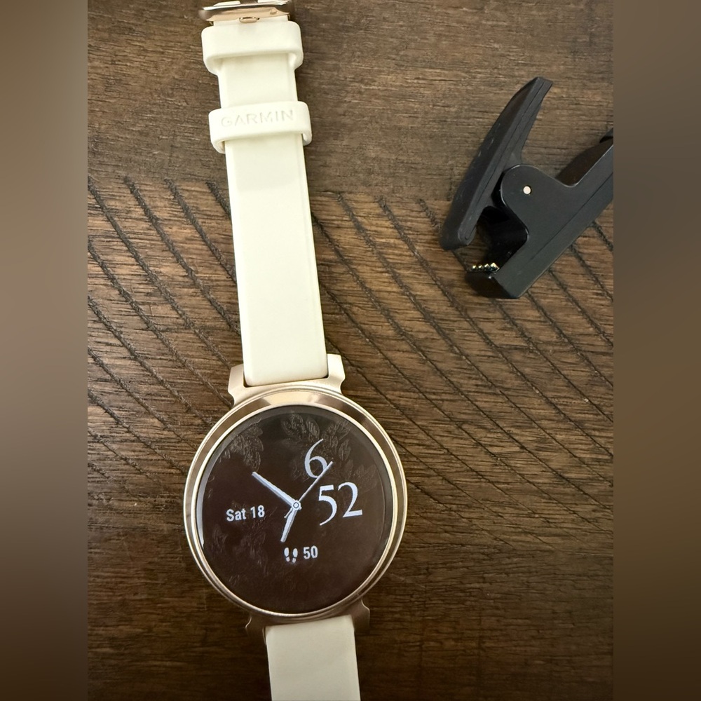 Garmin Lily 2 Classic Smartwatch Cream Gold with Coconut Silicone Band - Picture 2 of 6